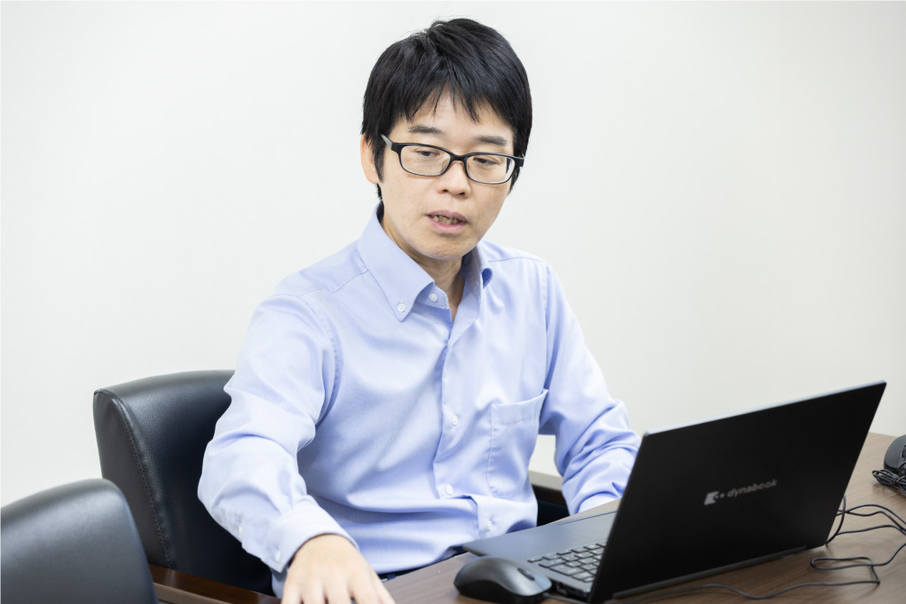 白鶴酒造株式会社様のDX・ITシステム室のかたに「Victory-ONE G4」を導入した経緯と導入後の効果、社内におけるDX化の課題をお伺いした様子