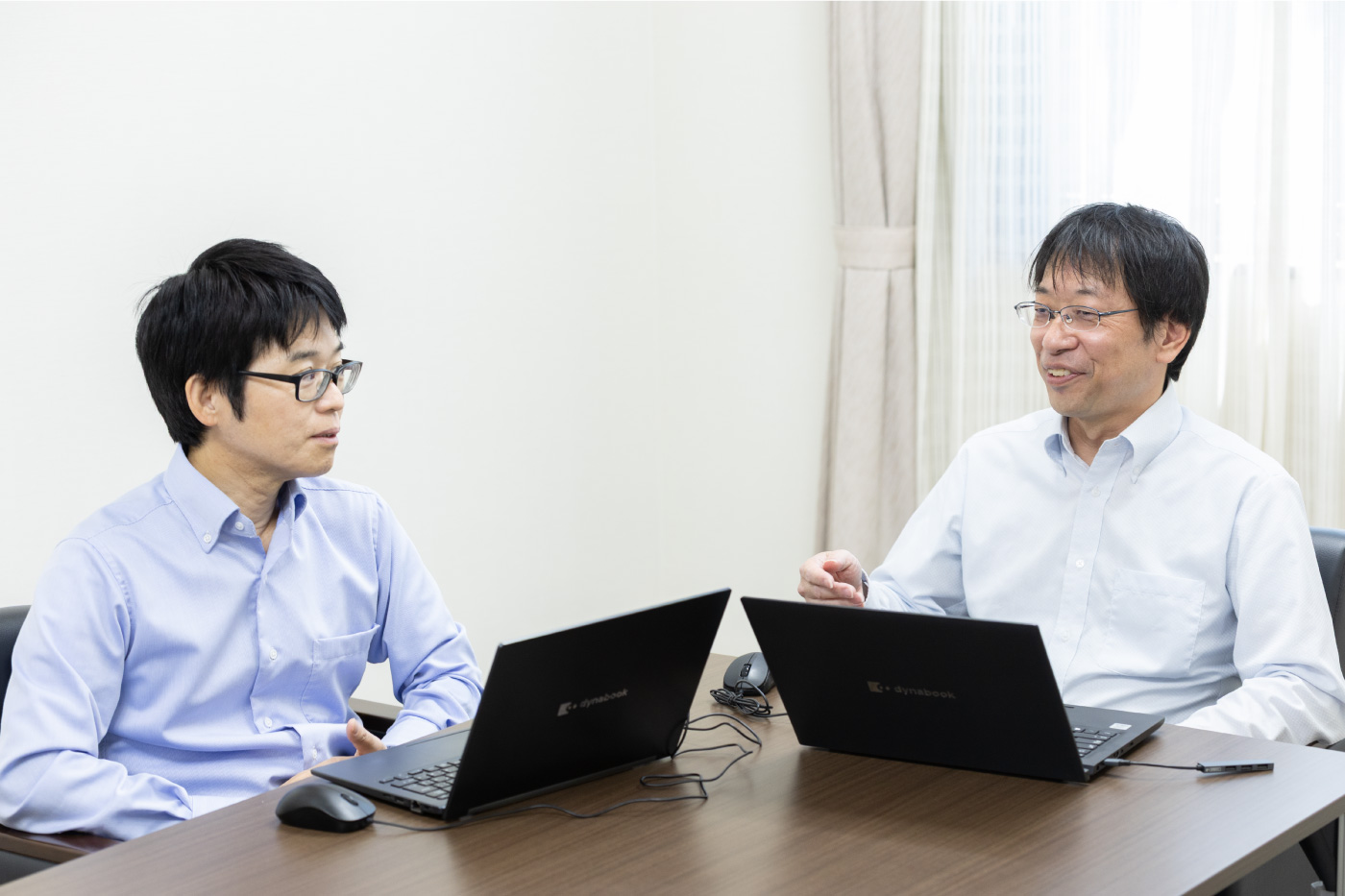 白鶴酒造株式会社様のDX・ITシステム室のかたに「Victory-ONE G4」を導入した経緯と導入後の効果、社内におけるDX化の課題をお伺いした様子